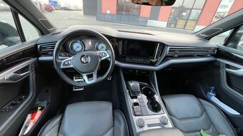 VW TOUAREG 3,0TDI R-line - 3
