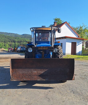Zetor 5511 s čelní radlicí a zdviží - 3