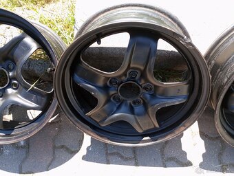 Plechy Ford 16" - 3
