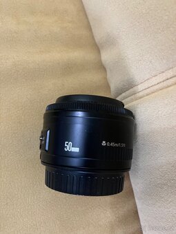 Canon EOS 1000D s objektivy a bleskem Nissin - 3