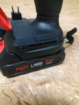 Akumulátorová řetězová pila 4" a 6" 21V +2x bat. - 3