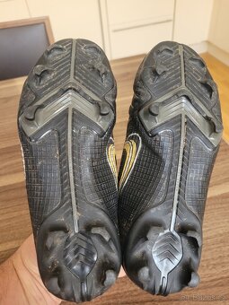 Prodám dětské kopačky Nike vel.33 - 3