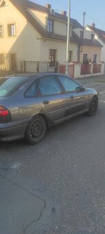 Renault Laguna - 3