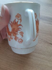Hrneček s oranžovými draky - 3