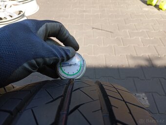 205/65/16 C zánovní letní pneu bridgestone - 3