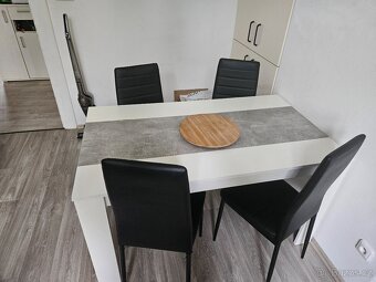 Jidelni stůl a židle - 3