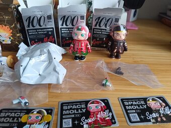 Popmart Figurky - Cry Baby, Molly, Hirono,Skullpanda - 3