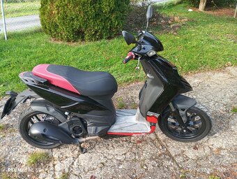 Aprilia SR Motard 125 - 3