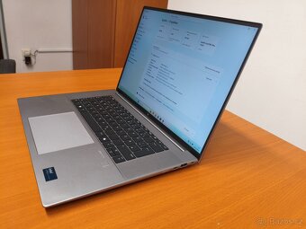HP Zbook Power 16 G11 stříbrná, workstation - 3