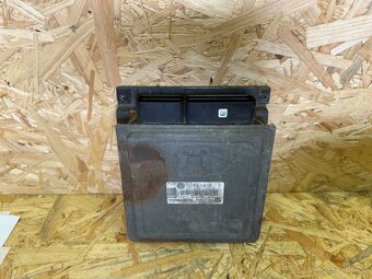 ŘÍDICÍ JEDNOTKA MOTORU 2.0 TDI 03G906018CE - 3