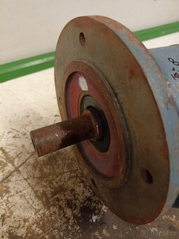 Elektromotor s převodovkou - 3