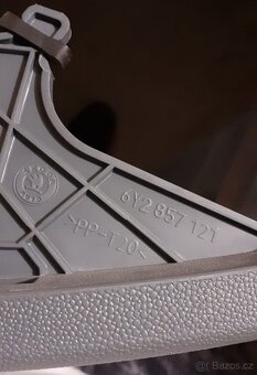 Víko schránky Fabia 1 (Anglie) - 3