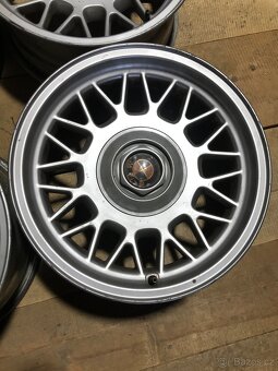 BMW R16 z modelu E31 850i,840i - 3