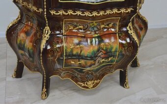 Reprezentativní zámecká vitrína - 3