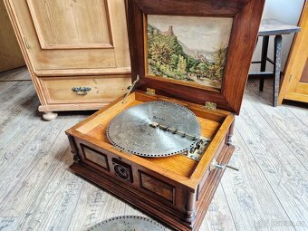Velký starožitný Polyphon, 1889 - 3
