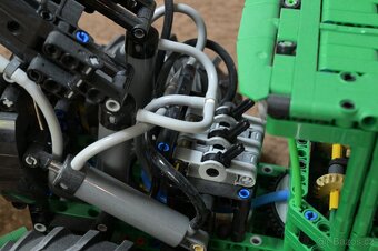 Lego Lesní traktor 42157 - 3