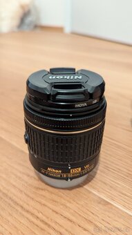Nikon D5600 + 3 objektivy, 2 Filtry a 2 baterie s nabíječkou - 3