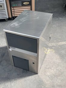 Výrobník ledové tříšťě  BREMA Ice Makers GB 601W. Záruka - 3