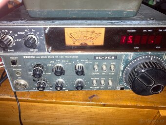 Icom Ic-701 + RM3 (ladící ovladač) - 3