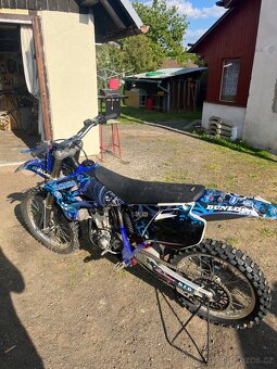 Yamaha yzf 450 2005+oblečení a helma - 3