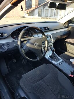 Volkswagen Passat pro Uber Bolt - 3