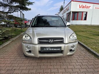 Hyundai Tucson 4x4 2.0 CRDi 103 KW-TAŽNÉ-KLIMA-2007-193 tkm - 3