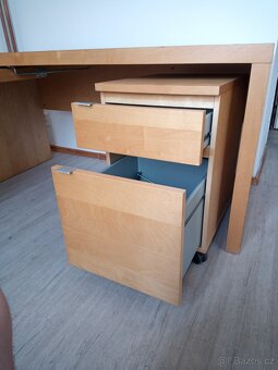 KANCELÁŘSKÝ STŮL - 3