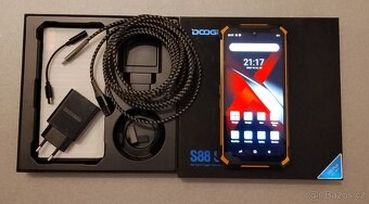 mobilní telefon DOOGEE S88 PLUS - 3