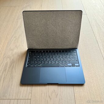 NOVÝ APPLE MACBOOK AIR 13.6” M3/512GB/16GB/BATERIE 100% - 3