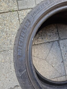 Letní pneu 245/40 R18 - 3