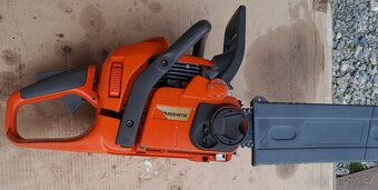 Husqvarna 440 motorova pila zaruce - 3
