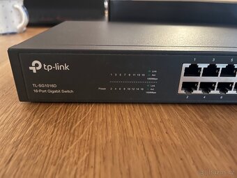 TP-Link TL-SG1016D Switch - 3