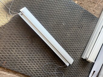 Rolety velux do střešního okna - 3