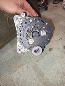 Alternátor Audi TT mk1 - 3