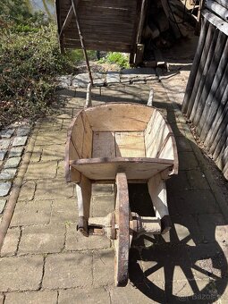 Trakař historický - 3