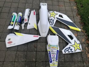 Prodám plasty na enduro husgvarna 20+ - 3