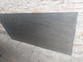 PLECH DĚROVANÝ
- 3