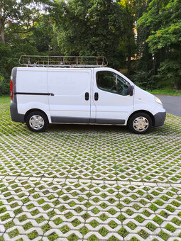 Renault Trafic s vestavbou na spaní - 3