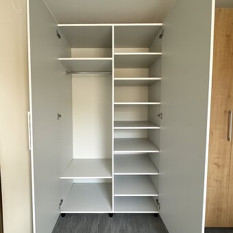 Šatní skříň - 3