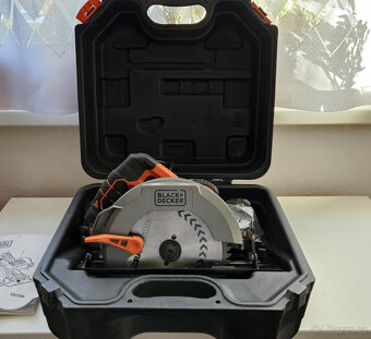 Okružní pila Black&Decker - 3