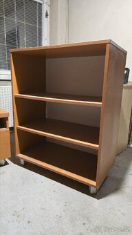 Obývací stěna s knihovnou - 3