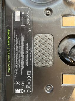 robotický vysavač iRobot Roomba e5 + příslušenství - 3