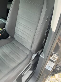 Prodám VW TOURAN , 2.0TDI DSG 110Kw,7míst - 3
