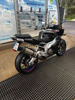 Aprilia RSV Tuono 1000 RR - 3