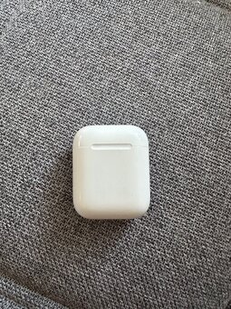 Apple Airpods bíle - 3
