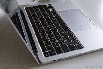 Macbook Pro M2, 13", 8GB, 256 disk - 3