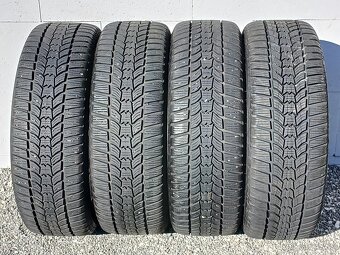 Kompletní zimní orig alu Škoda Superb 205/50/17 vzorek 7mm - 3