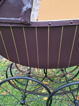 Starožitný kočárek pro panenky č. 637 - 3