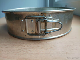 Retro rozkládací kovová forma na dort - Made in ČSSR - 3