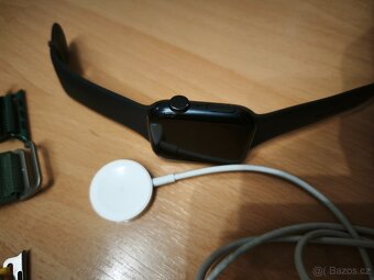 Apple Watch SE (1. gen.) 44 mm GPS - 3